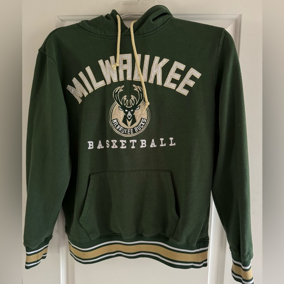 NBA Other - Milwaukee Bucks Basketball Hoodie NBA Licensed Men’s Medium Green